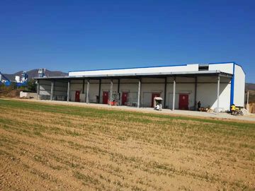 Paseo de los gruesos del sitio industrial del congelador de la seguridad diverso en cuartos más desapasibles